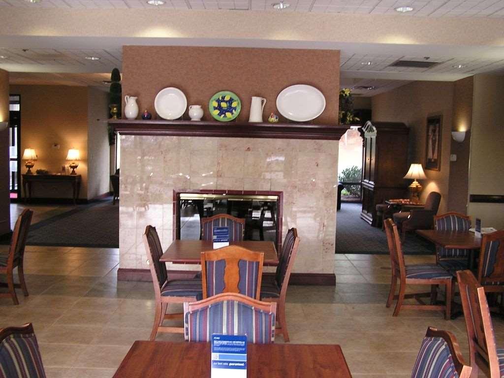 Hampton Inn&Suites Atlanta-Galleria Smyrna Restoran fotoğraf